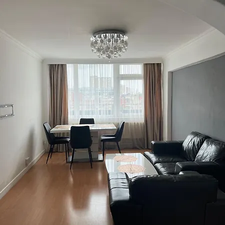 2 Bedroom Flat In Zone 1 East Central London With Parking